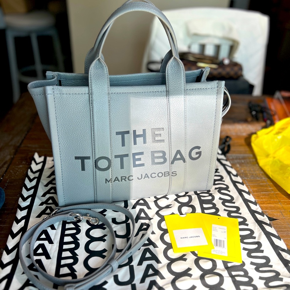 Marc Jacobs Medium Tote in Wolf Grey EUC
